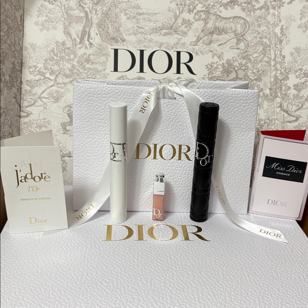 Dior Makeup Set NIB - Picture 3 of 5